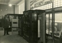 Royal Pas Reform booth at "Ornitophilia" fair (that years later will become VIV FAIR) . Year 1931.